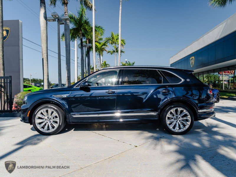 Used 2026 Bentley Bentayga Extended Wheelbase AWD/4WD image 2