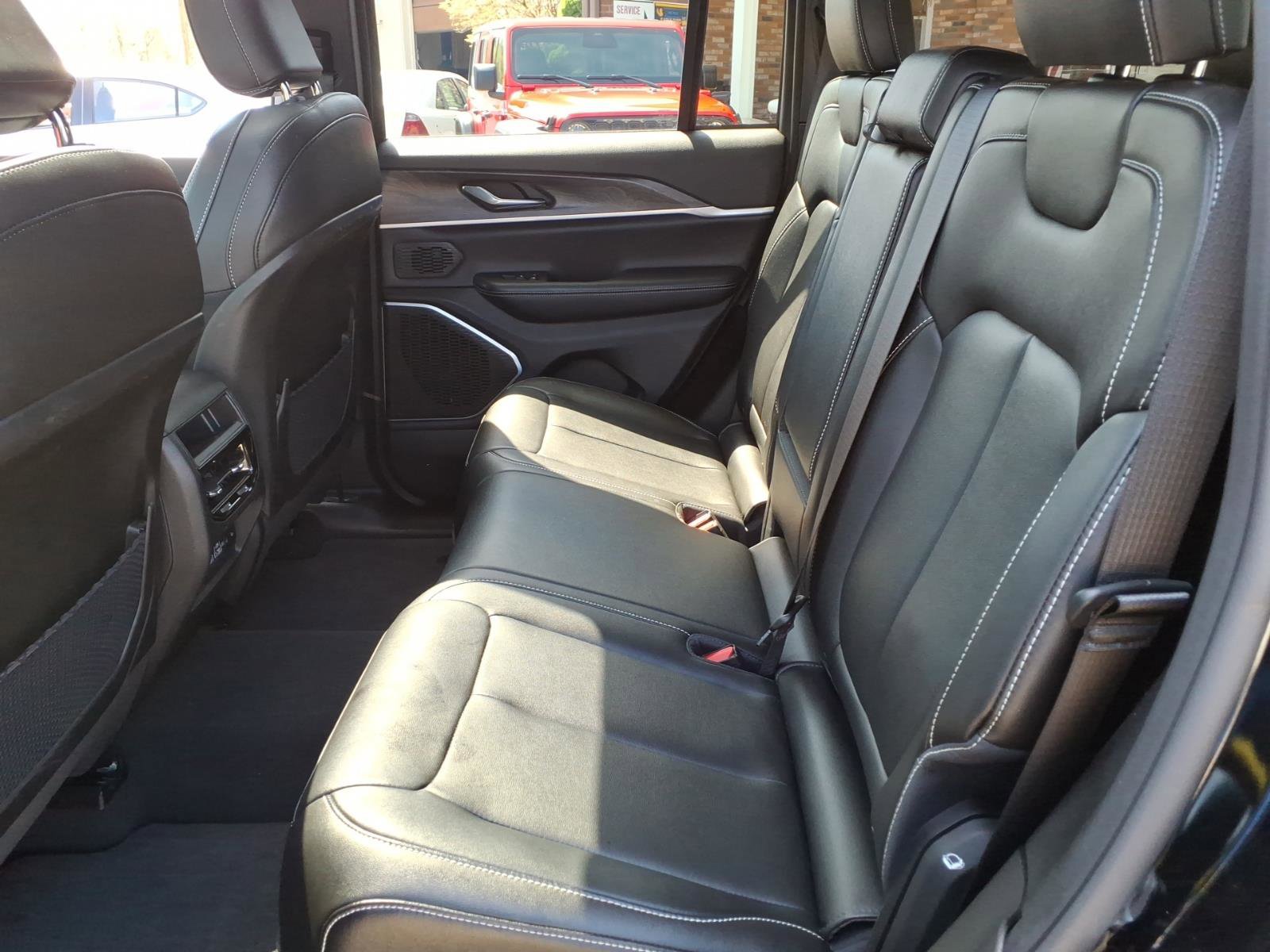 Used 2024 Jeep Grand Cherokee Limited 4xe AWD/4WD image 6