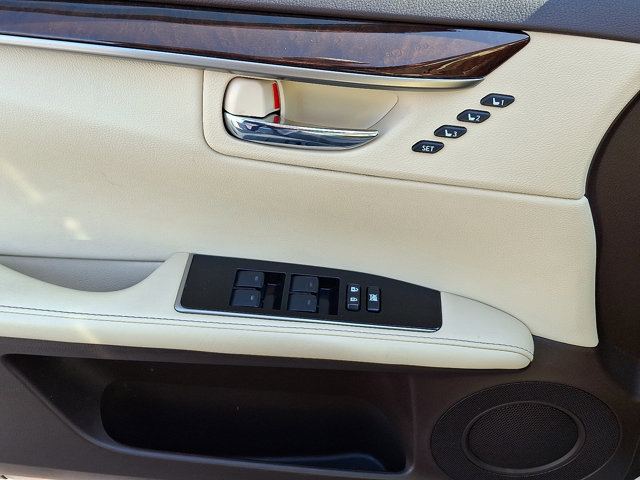 Used 2017 Lexus ES 350 w/ Navigation System Package image 12