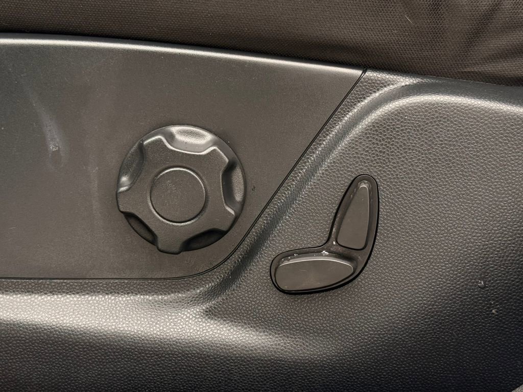 Used 2018 Ford EcoSport SE w/ SE Convenience Package image 24