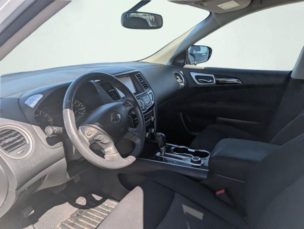 Used 2017 Nissan Pathfinder SV w/ SV Tech Package AWD/4WD image 26