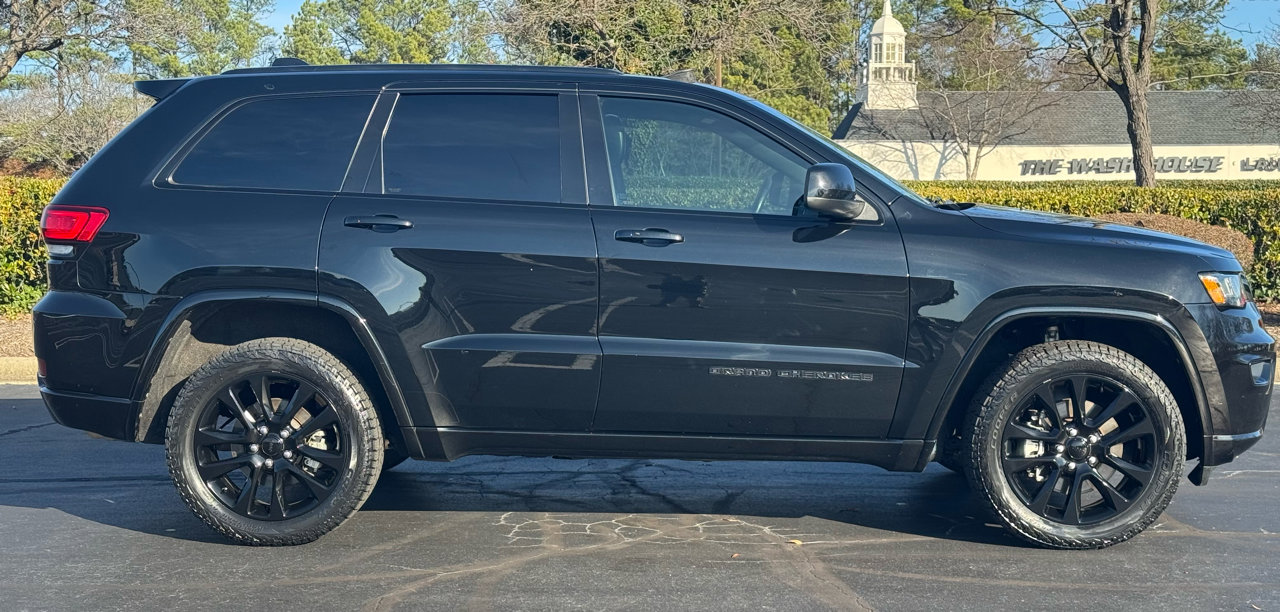 Used 2021 Jeep Grand Cherokee Laredo X image 6