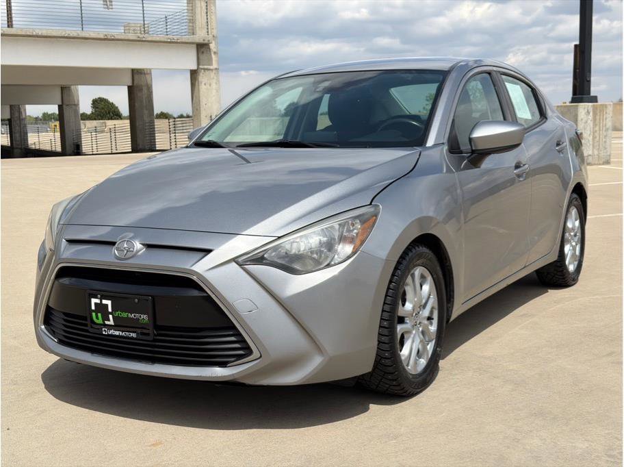 Used 2016 Scion iA FWD image 3