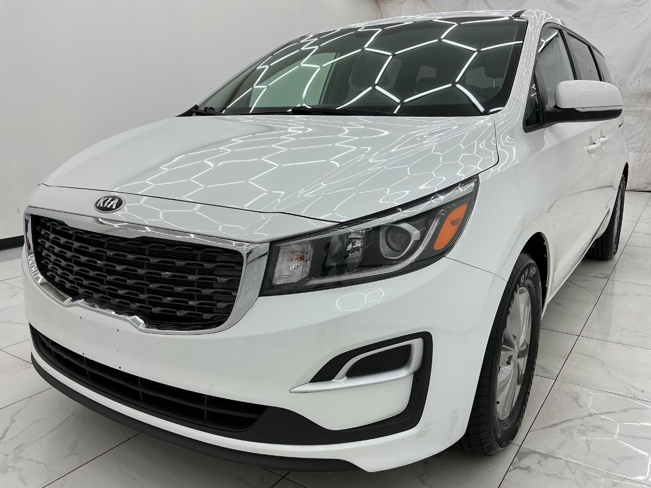 Used 2020 Kia Sedona L FWD image 1
