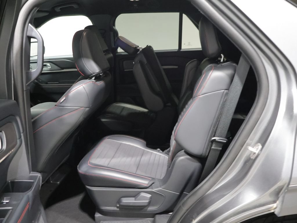 Used 2025 Ford Explorer ST-Line AWD/4WD image 18