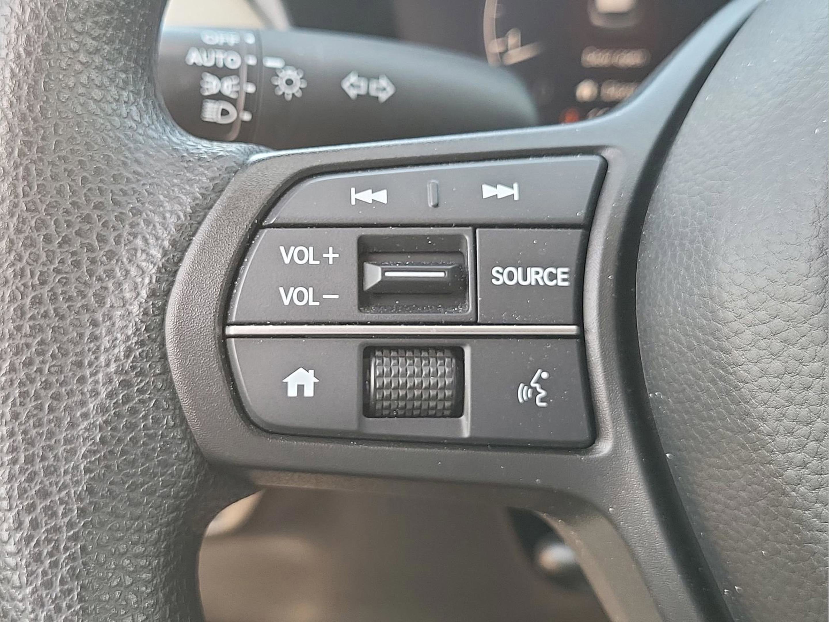 Certified 2025 Honda HR-V LX image 13