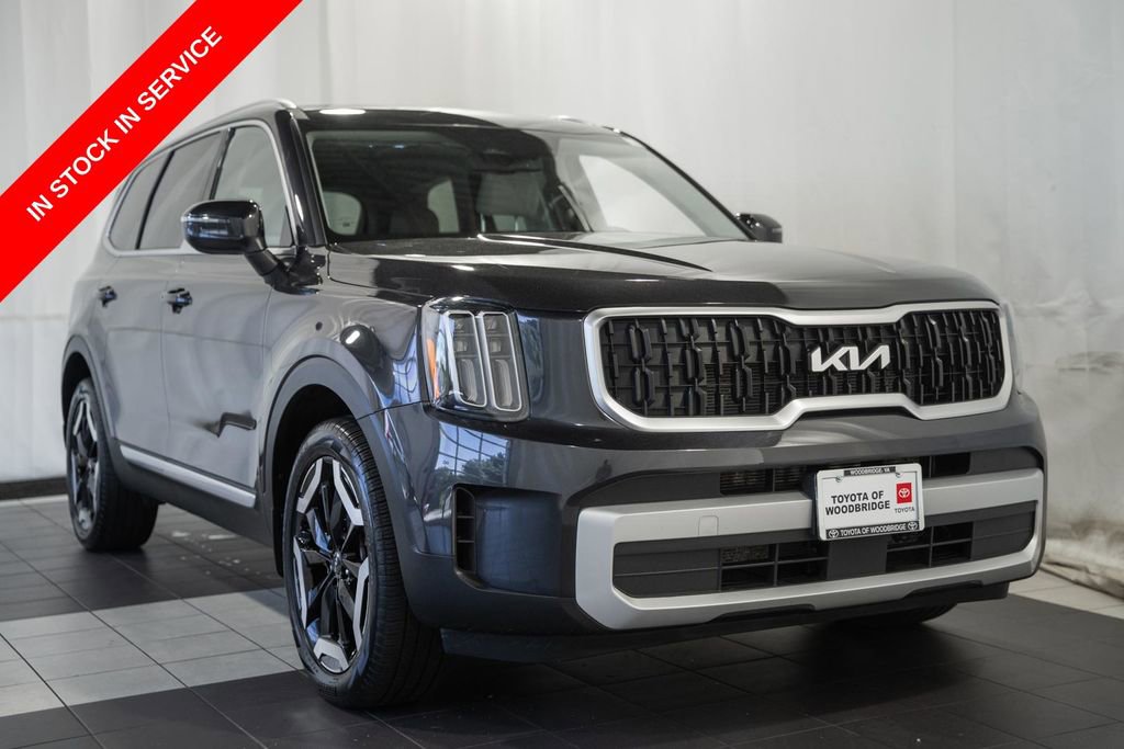 Used 2025 Kia Telluride EX w/ EX Captain's Chair Package