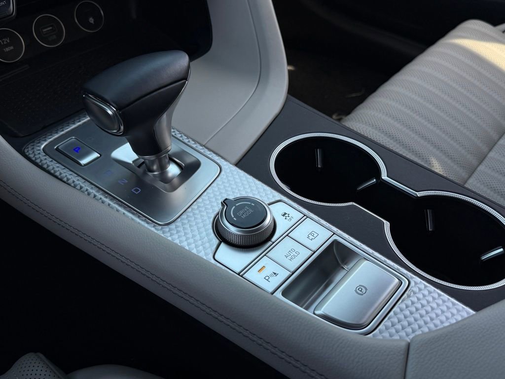 Used 2023 Genesis G70 2.0T w/ Sport Prestige Package image 17