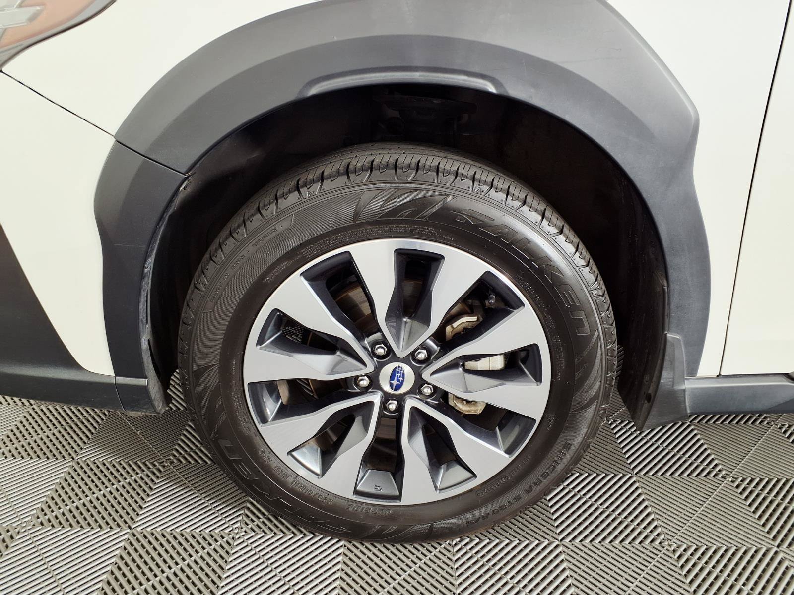 Used 2023 Subaru Outback Limited AWD/4WD image 7