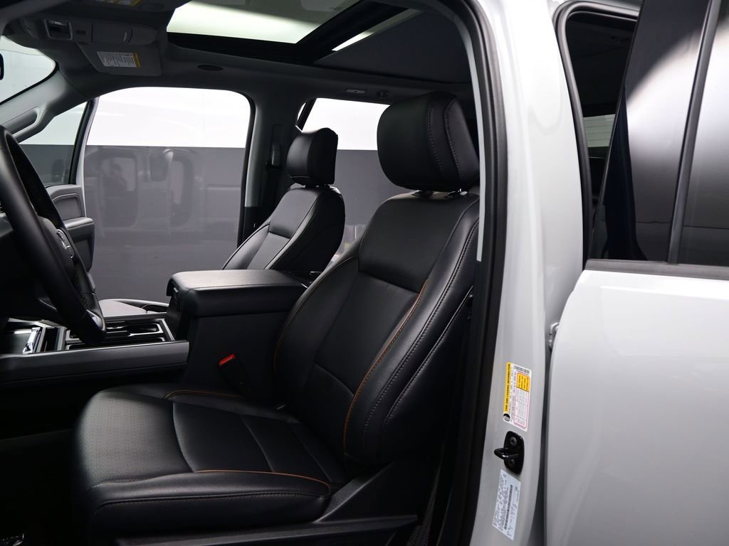 Used 2026 Ford F350 Lariat w/ Black Appearance Package image 9