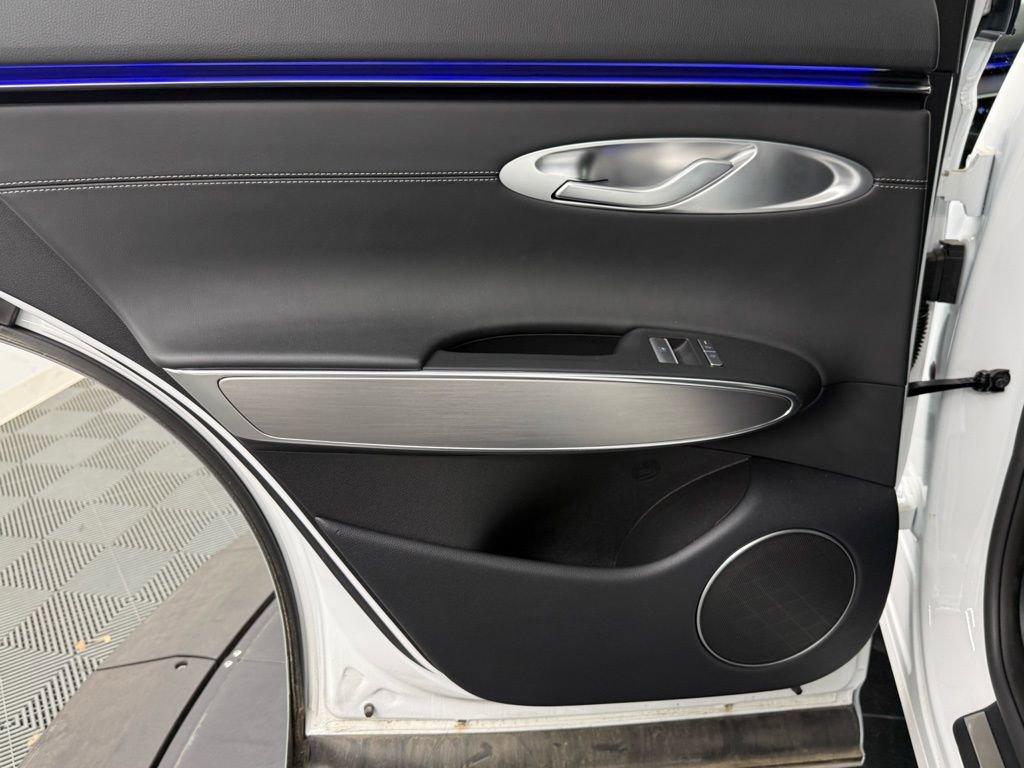 Used 2026 Genesis GV70 2.5T Select image 33