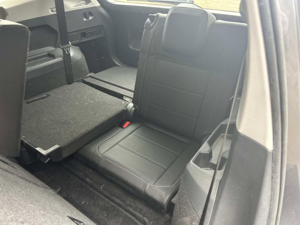 Used 2019 Volkswagen Tiguan SE w/ Panoramic Sunroof Package image 20