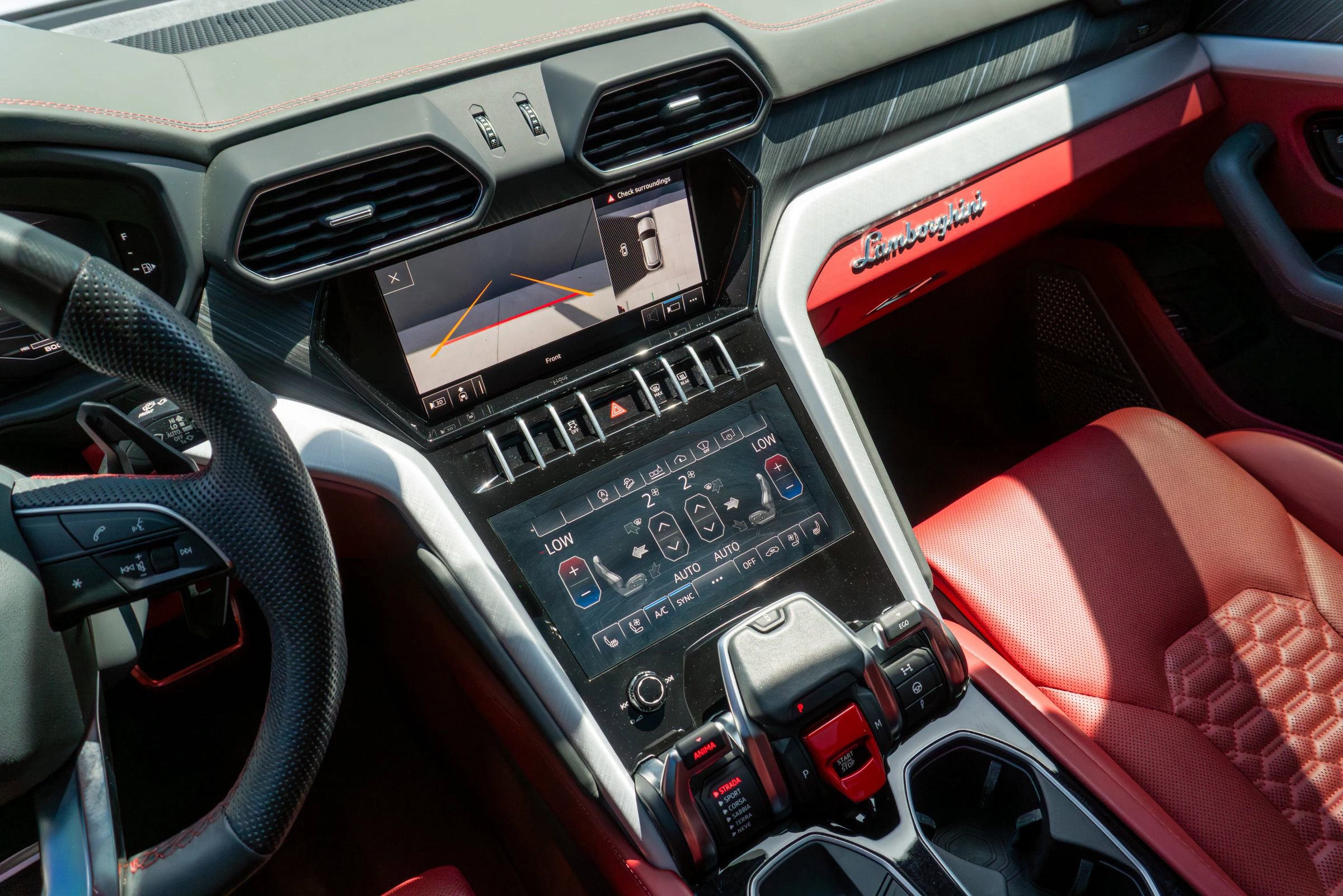 Used 2020 Lamborghini Urus AWD/4WD image 48