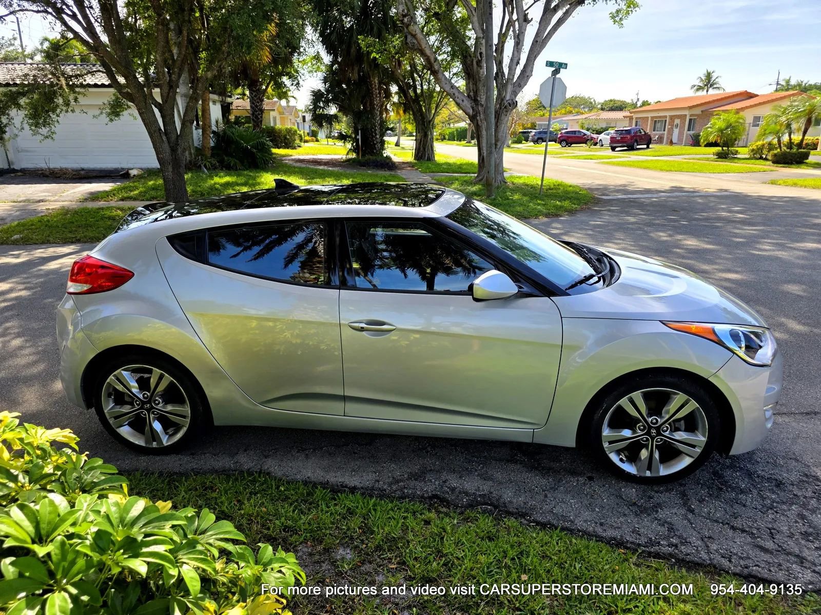 Used 2017 Hyundai Veloster Value Edition FWD image 13