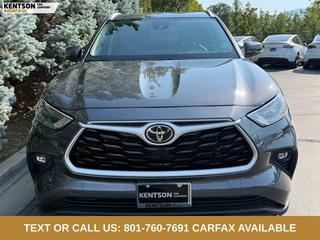 Used 2025 Toyota Highlander XLE AWD/4WD image 2