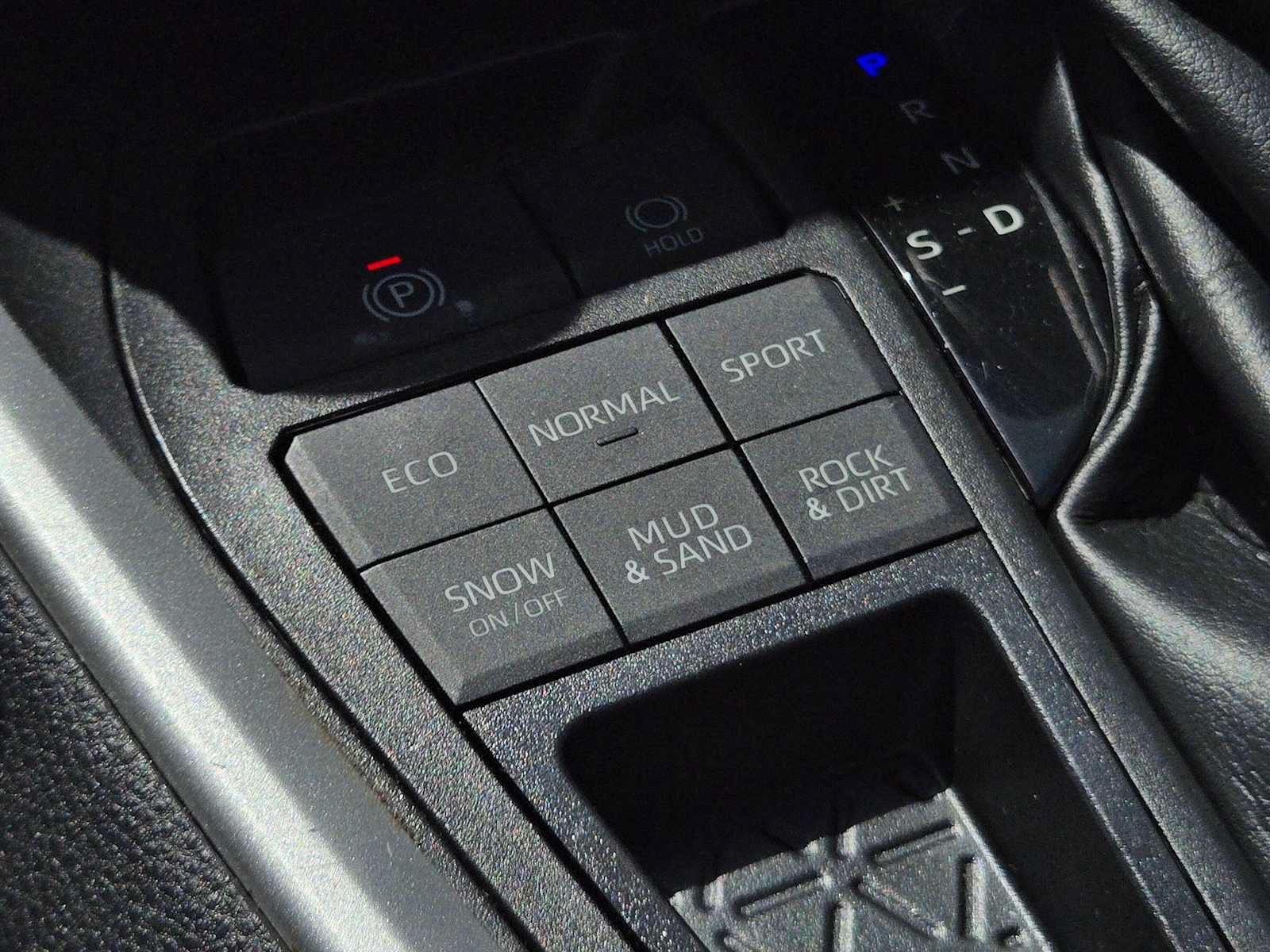 Certified 2021 Toyota RAV4 LE AWD/4WD image 33