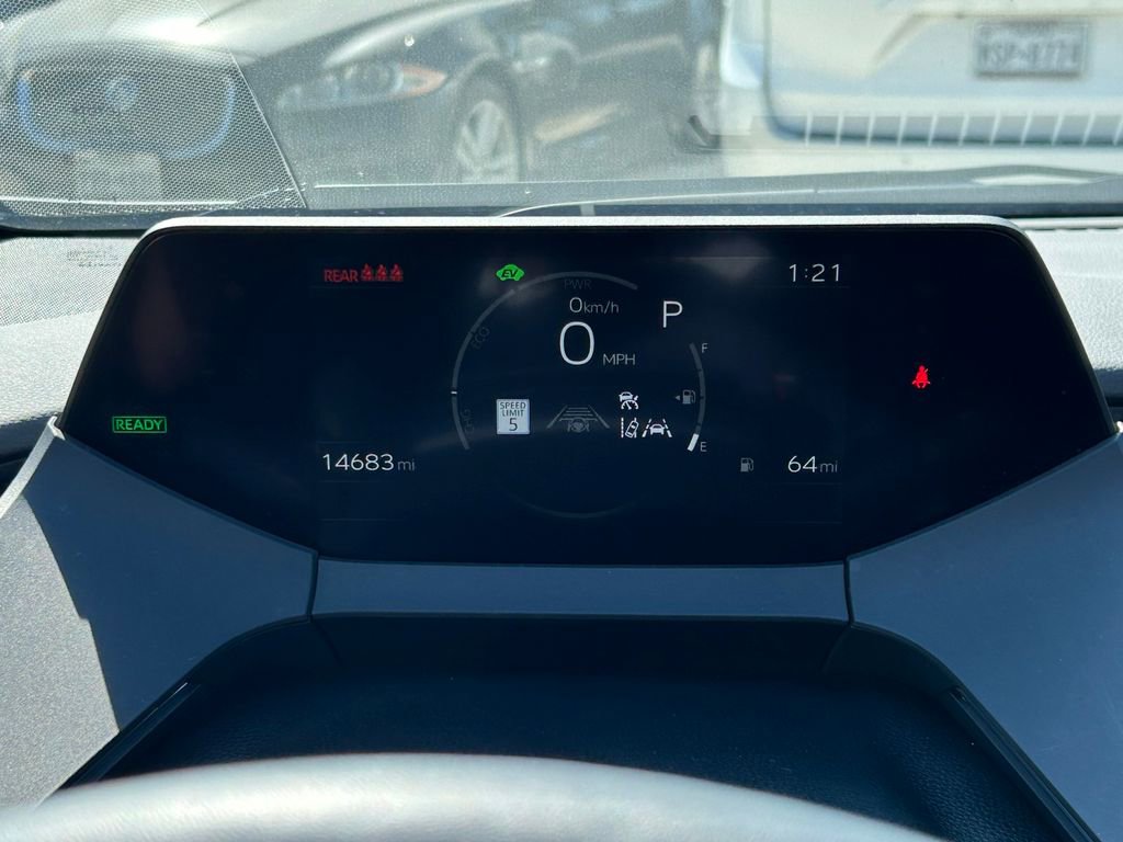 Used 2025 Toyota Prius XLE FWD image 33