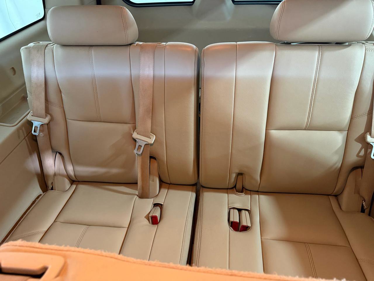 Used 2010 Chevrolet Suburban LT AWD/4WD image 23