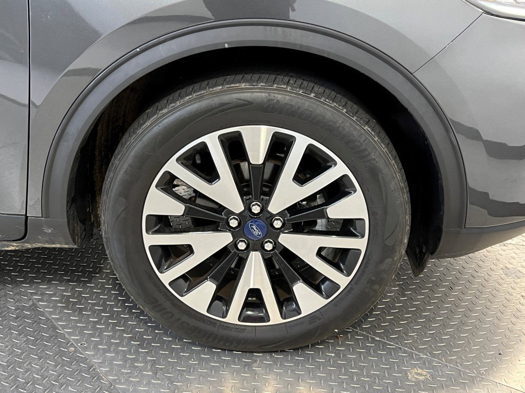 Used 2020 Ford Escape SEL image 11