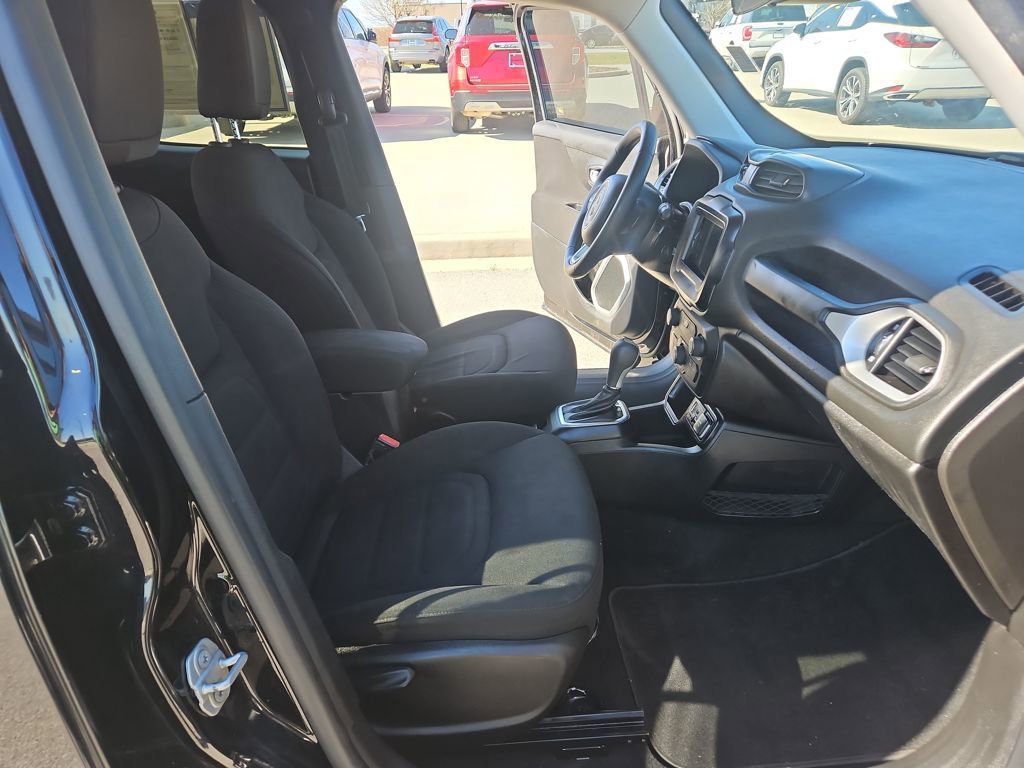 Used 2018 Jeep Renegade Latitude image 30