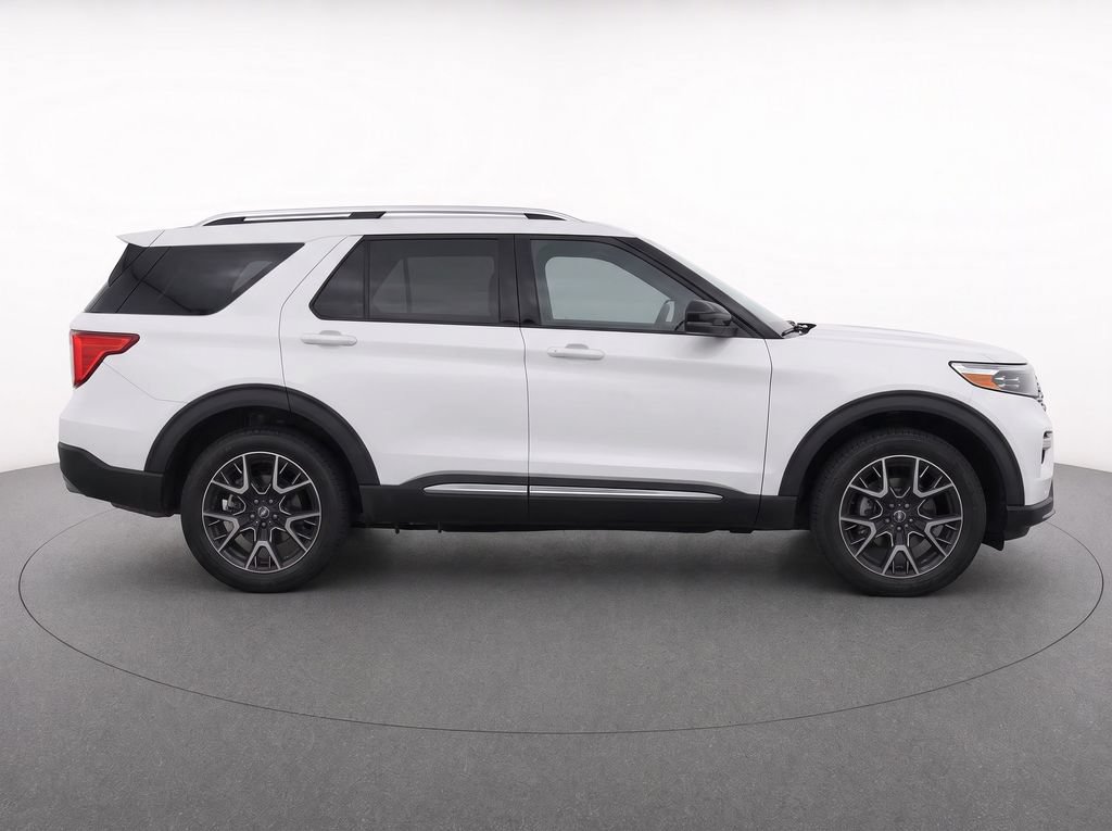 Used 2025 Ford Explorer Platinum w/ Ultimate Package AWD/4WD image 9