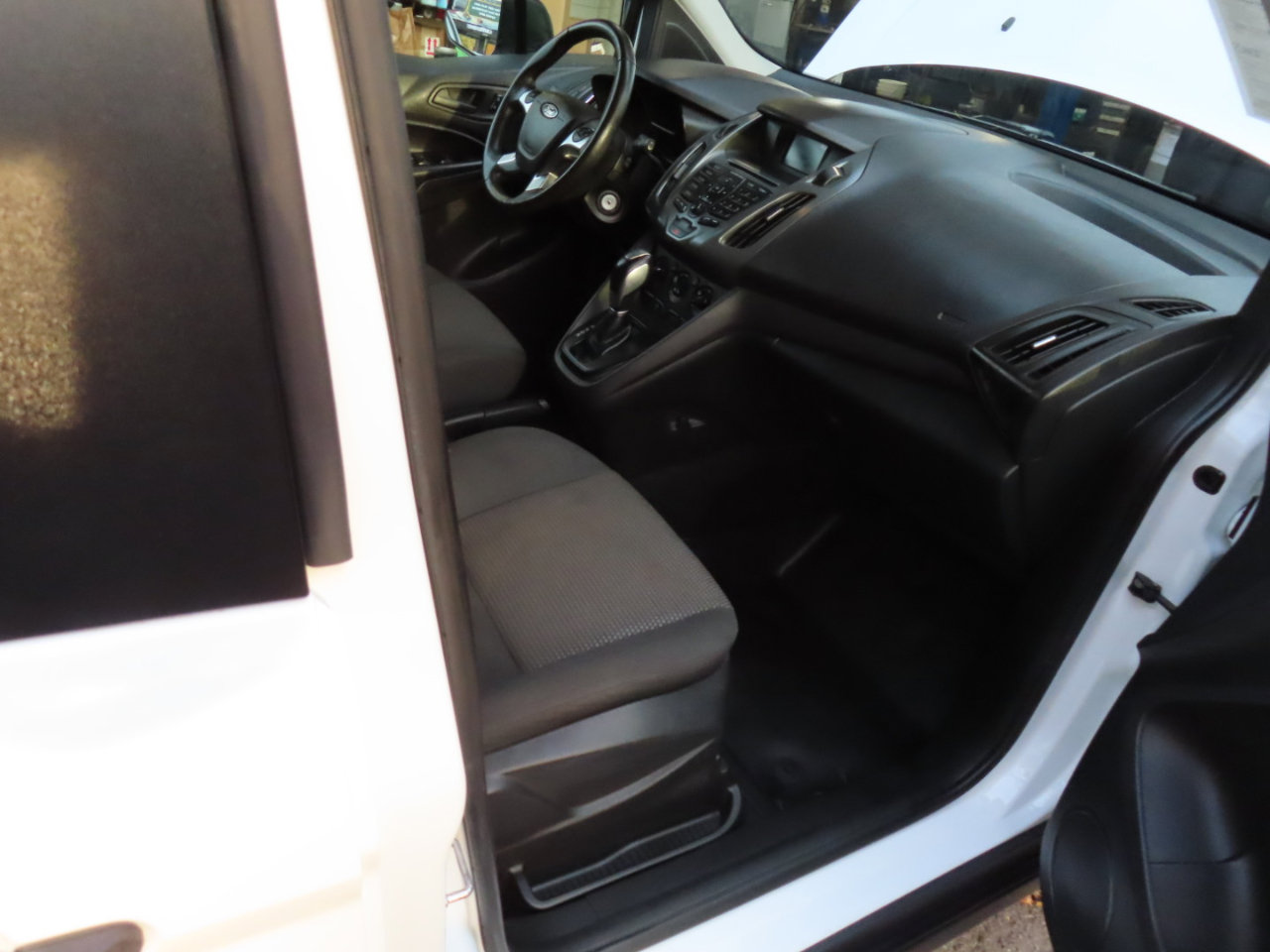 Used 2017 Ford Transit Connect XL image 19