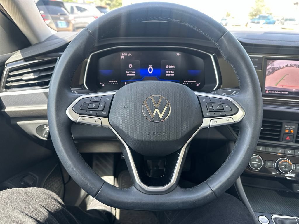 Used 2024 Volkswagen Jetta SE w/ Panoramic Sunroof Package FWD image 27