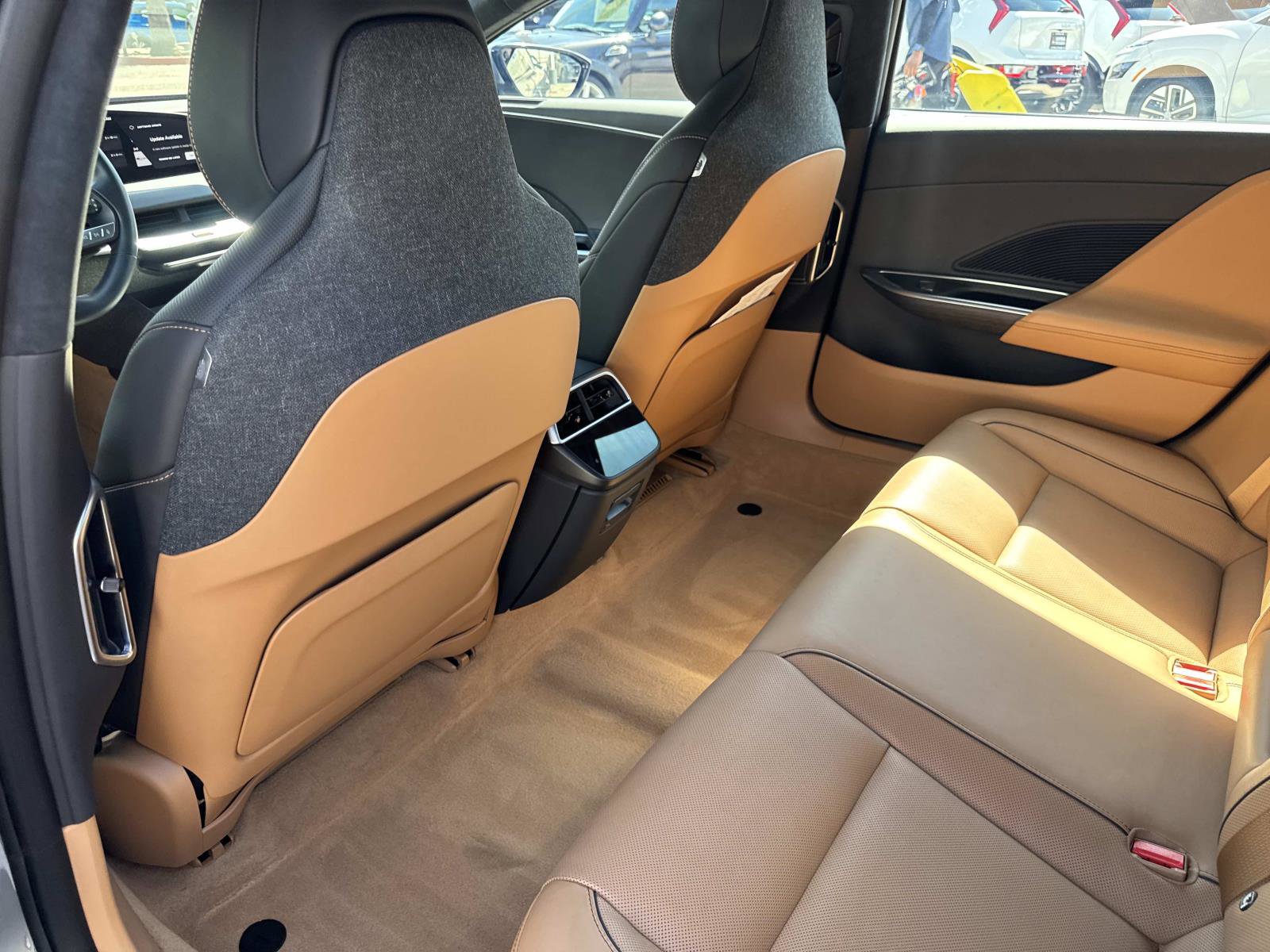 Used 2024 Lucid Air Touring image 9