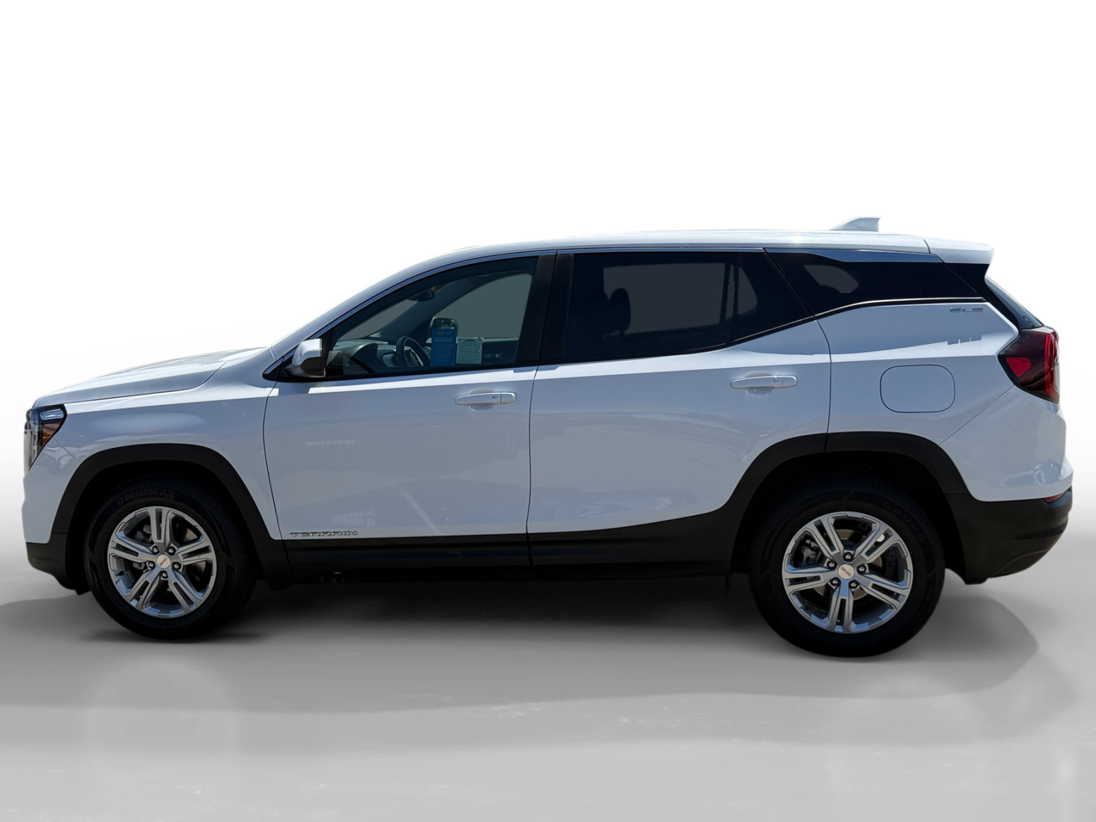 Used 2024 GMC Terrain SLE FWD image 2