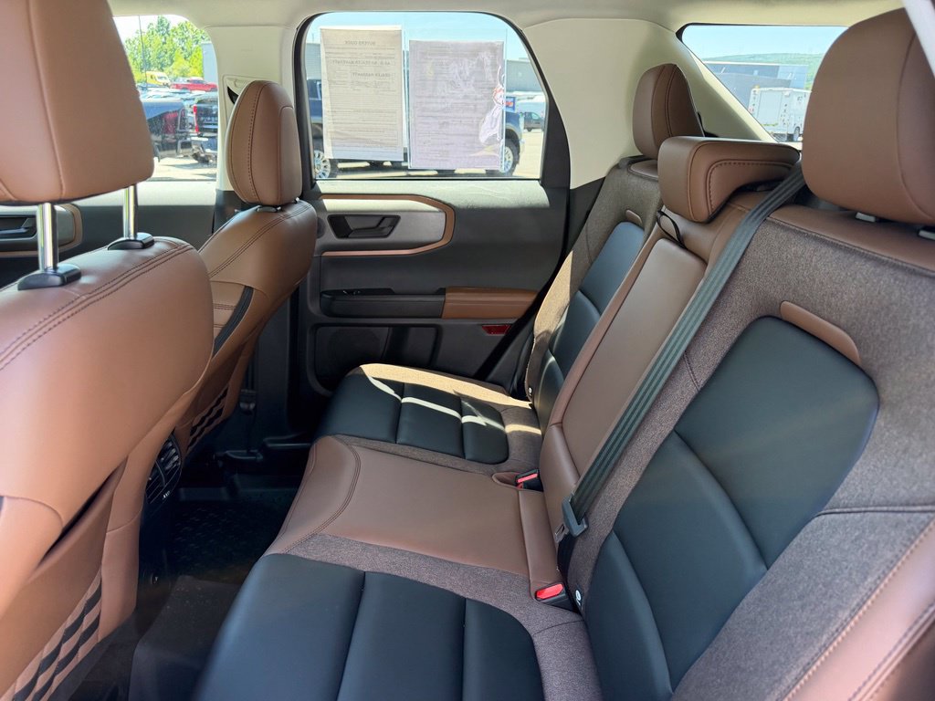 Certified 2025 Ford Bronco Sport Outer Banks w/ Outer Banks Tech Package+ AWD/4WD image 9