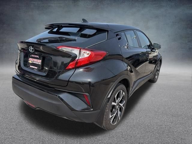 Used 2018 Toyota C-HR XLE FWD image 6