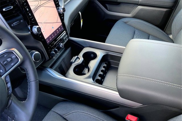 New 2026 RAM 1500 4x4 Crew Cab image 7