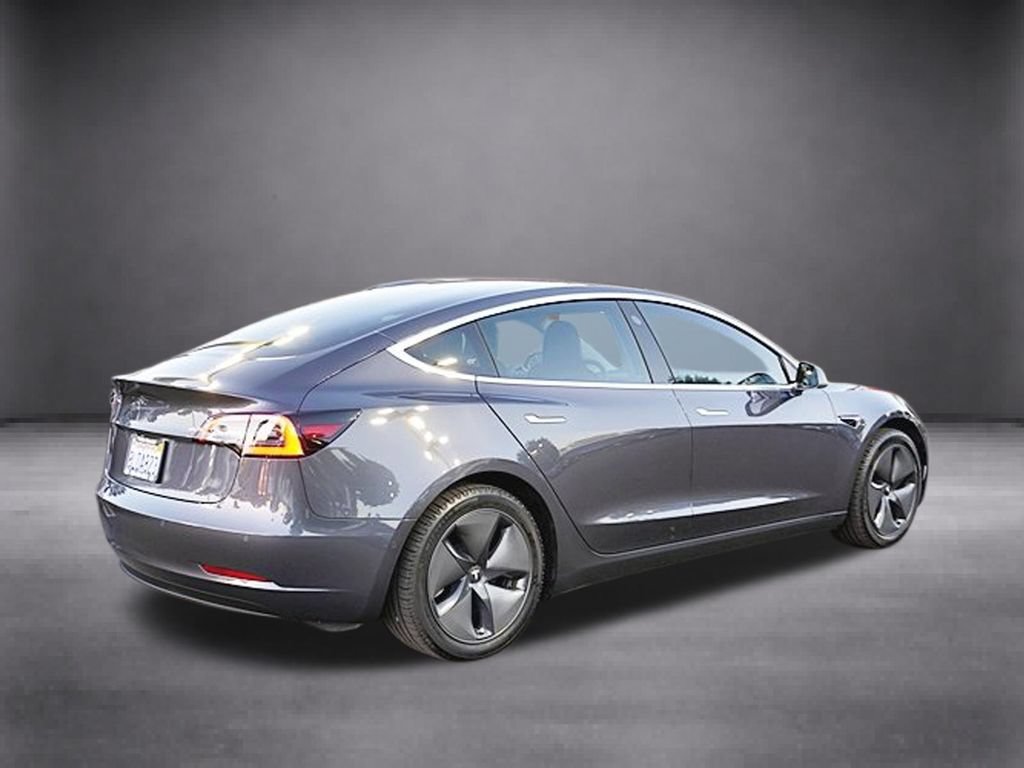 Used 2019 Tesla Model 3 Mid Range RWD image 4