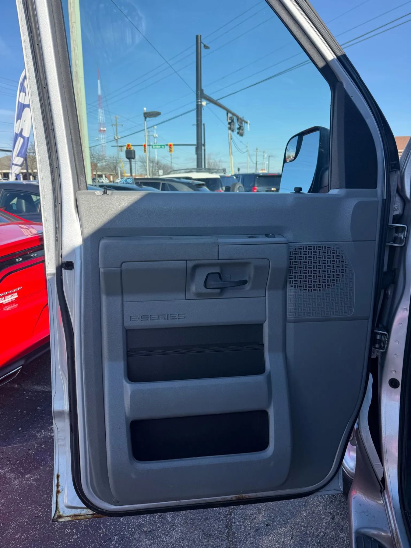 Used 2014 Ford E-150 and Econoline 150 image 10