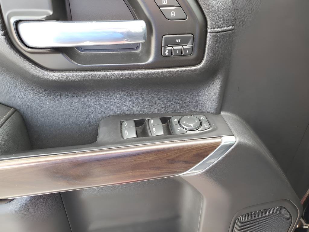 Used 2020 GMC Sierra 1500 SLT image 28