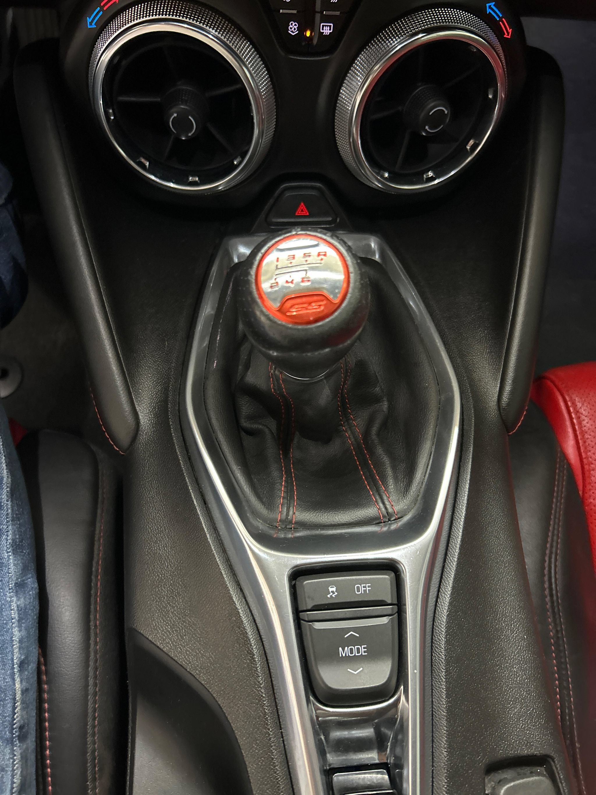 Used 2018 Chevrolet Camaro SS RWD image 13