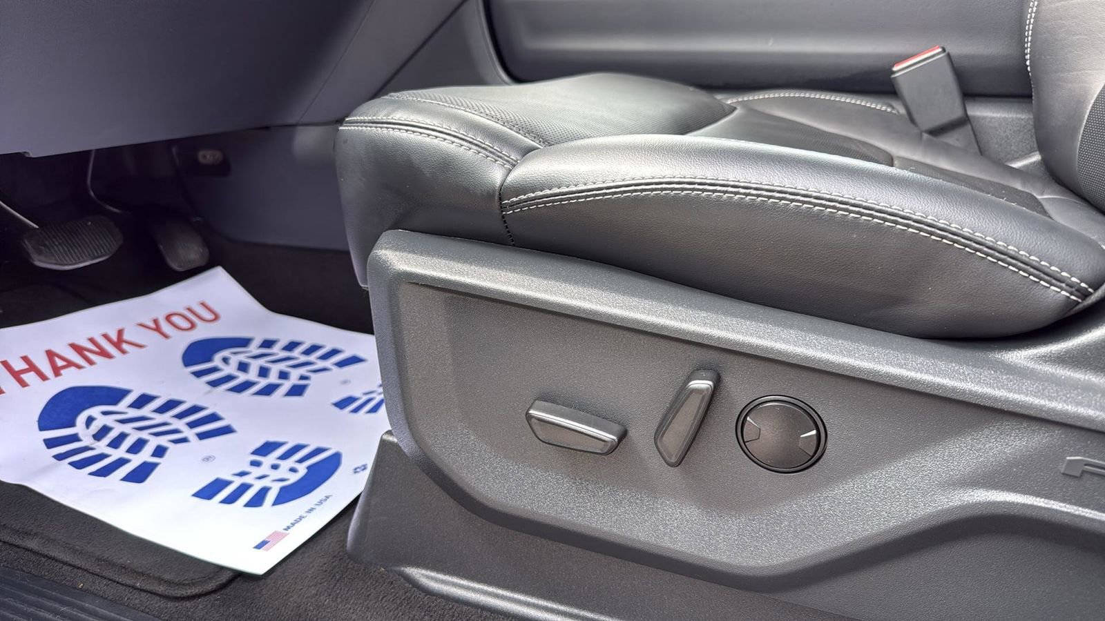 Certified 2025 Ford Expedition Platinum AWD/4WD image 11