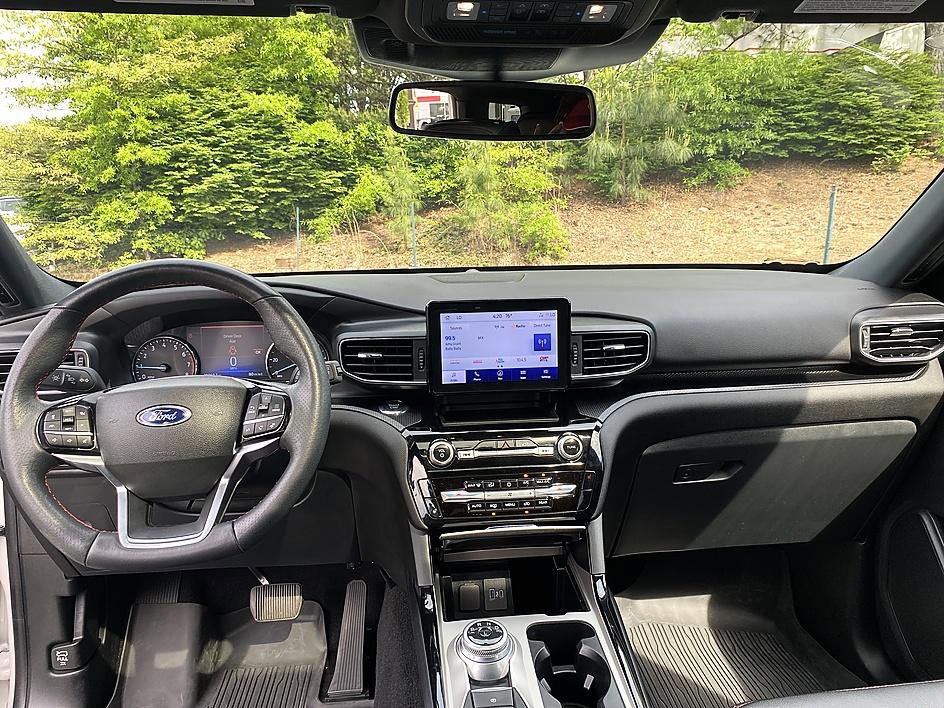 Used 2023 Ford Explorer ST-Line w/ Class IV Trailer Tow Package image 19