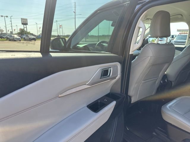 Used 2025 Ford Explorer Active w/ Active Comfort Package AWD/4WD image 25