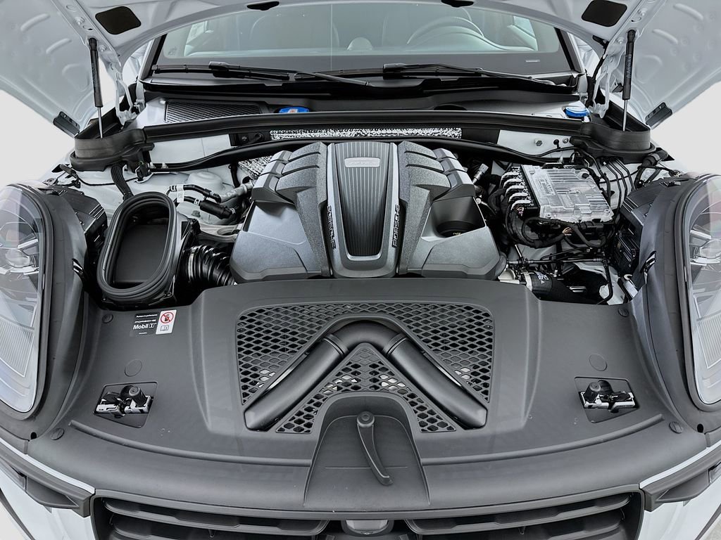 New 2026 Porsche Macan S image 32