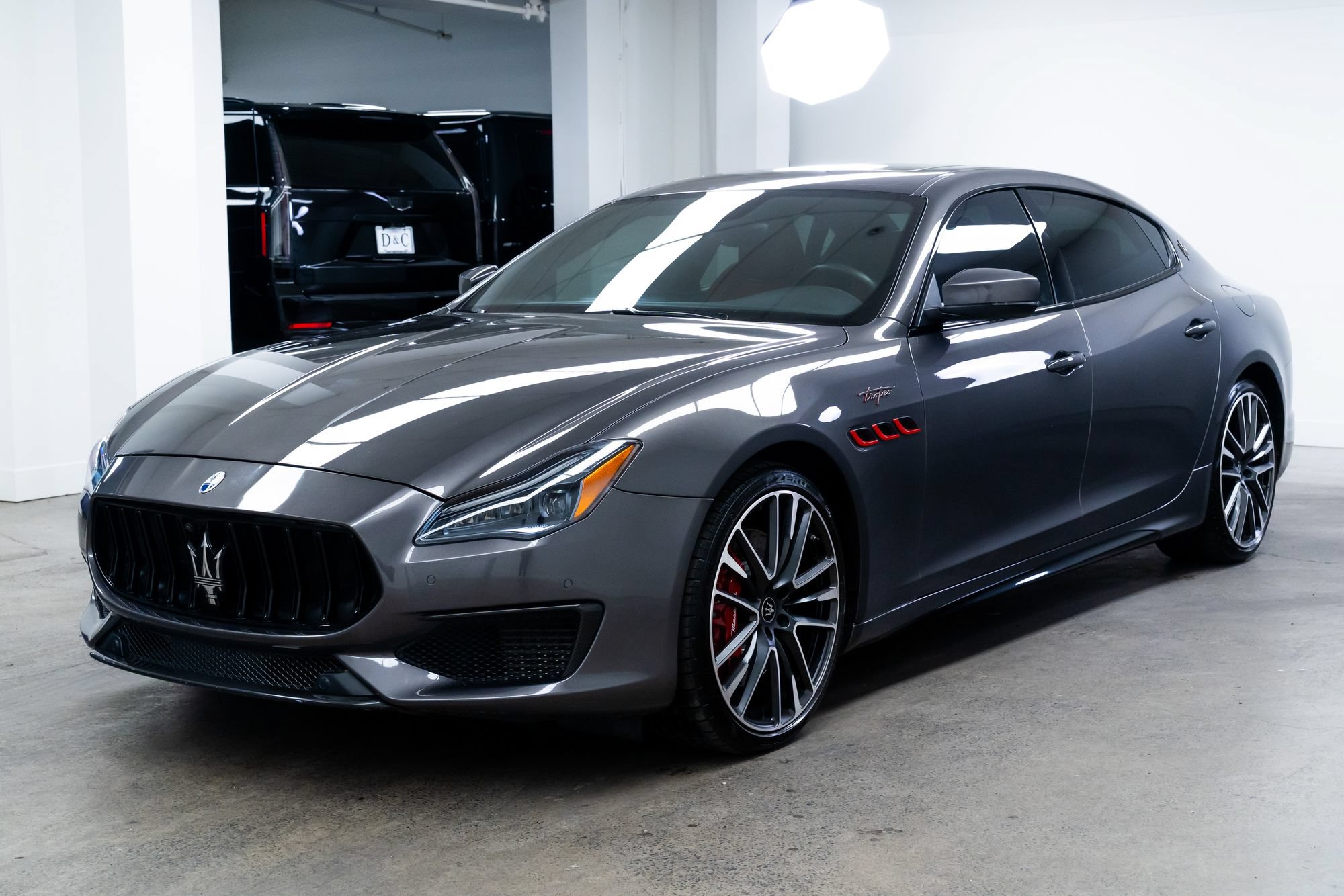 Used 2022 Maserati Quattroporte Trofeo RWD image 3