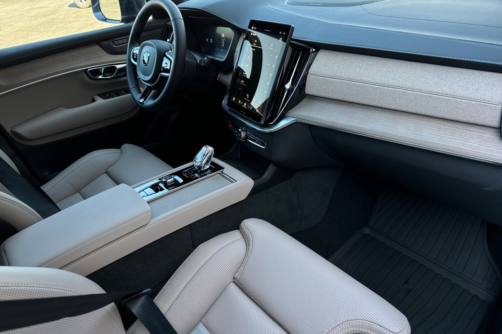 New 2026 Volvo XC90 T8 Ultra image 16