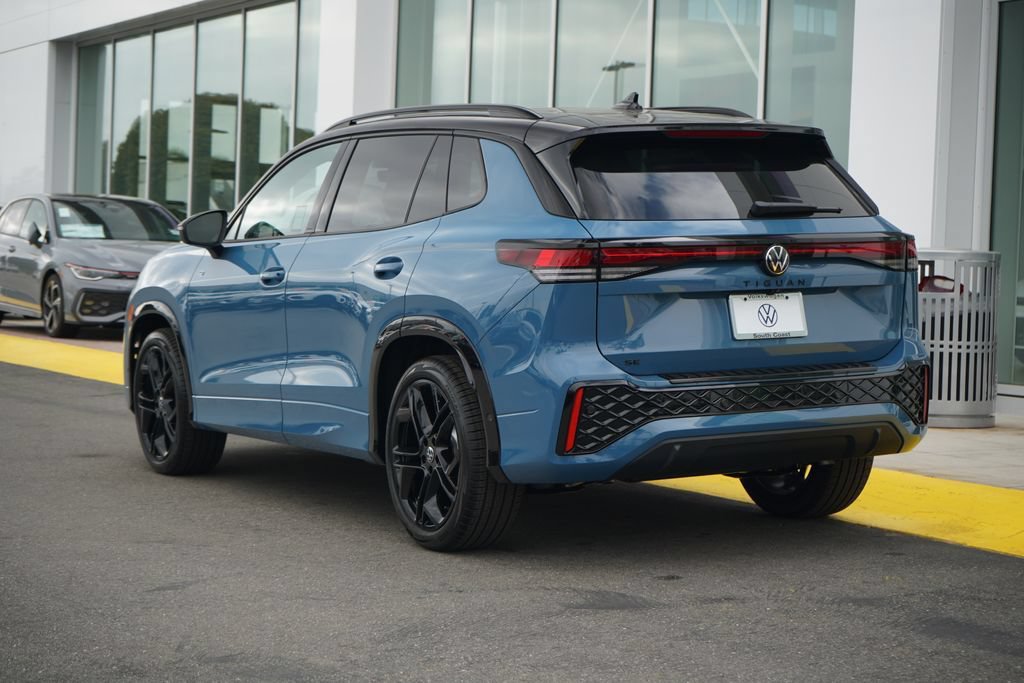 New 2026 Volkswagen Tiguan SE R-Line FWD image 3