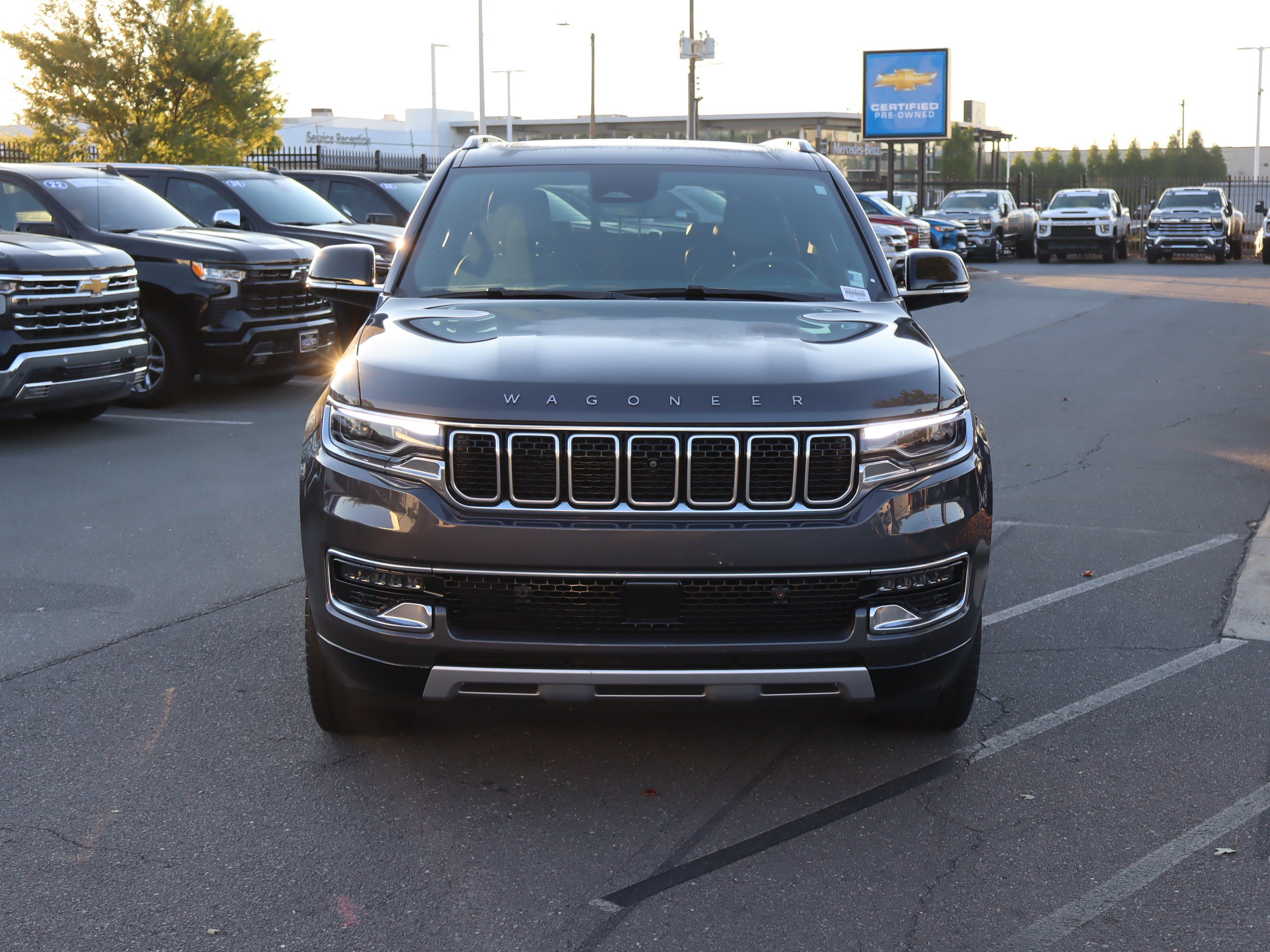 Used 2024 Jeep Wagoneer Series II w/ Convenience Group I AWD/4WD image 3