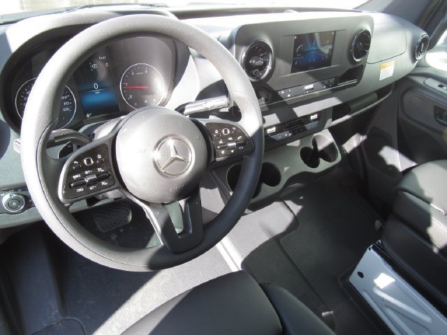 Used 2023 Mercedes-Benz Sprinter 3500 image 26