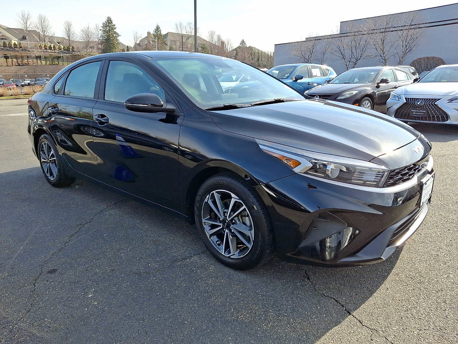 Used 2023 Kia Forte LXS w/ LXS Technology Package image 3