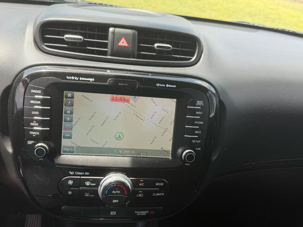 Used 2015 Kia Soul ! w/ Sun & Sound Package FWD image 20
