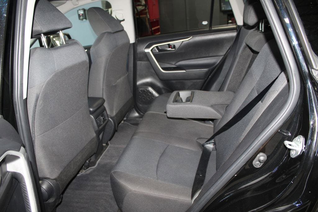 Used 2023 Toyota RAV4 LE AWD/4WD image 16
