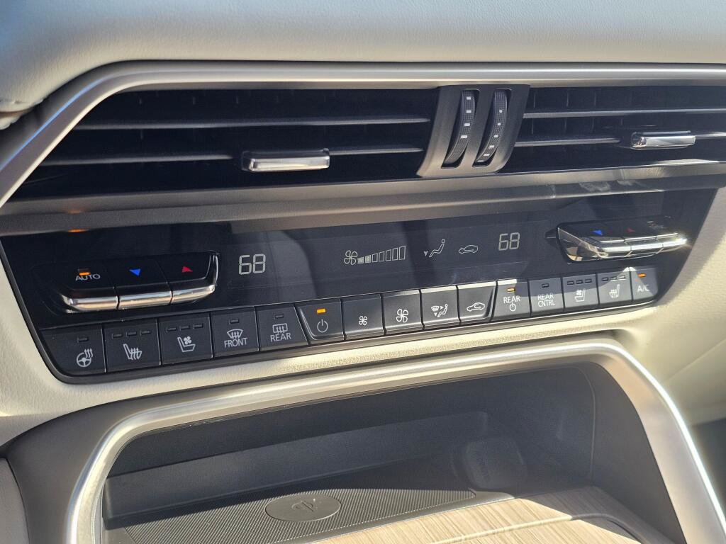 Used 2024 MAZDA CX-90 Plug-In Hybrid w/ Premium Plus AWD/4WD image 30