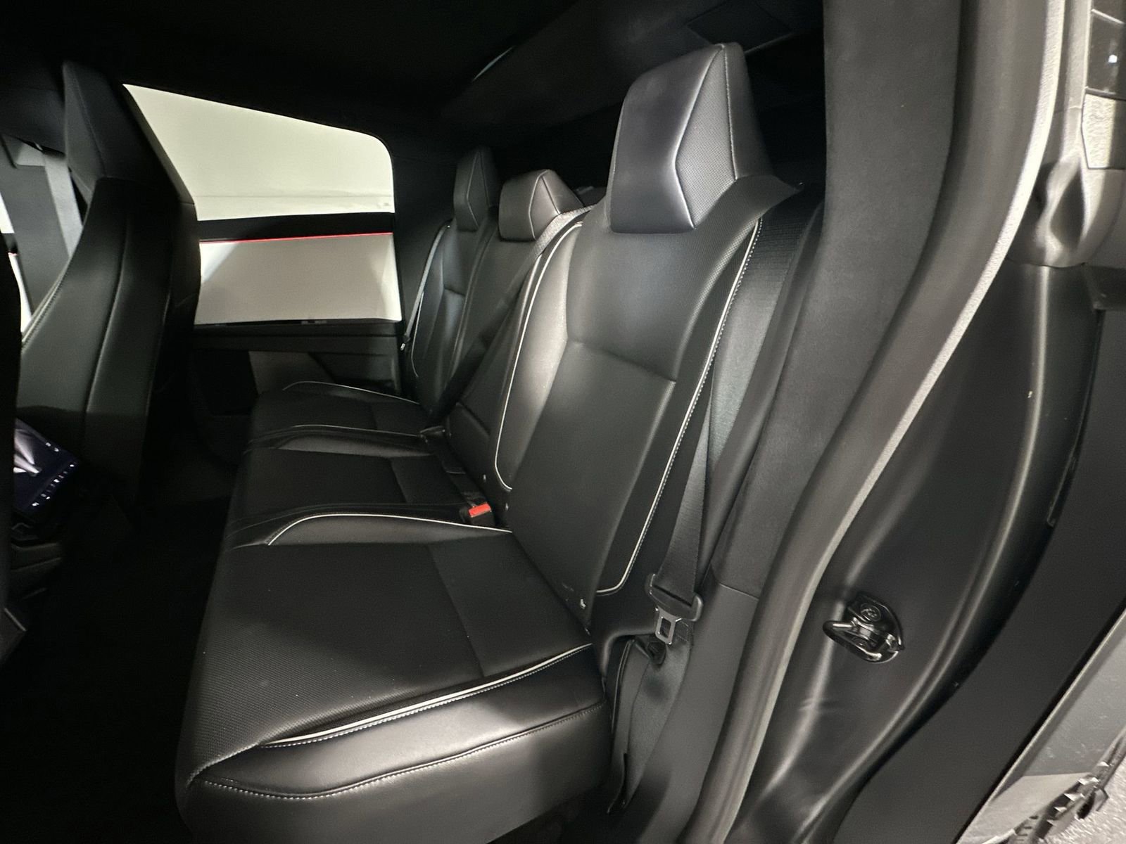 Used 2024 Tesla Cybertruck AWD Crew Cab image 26